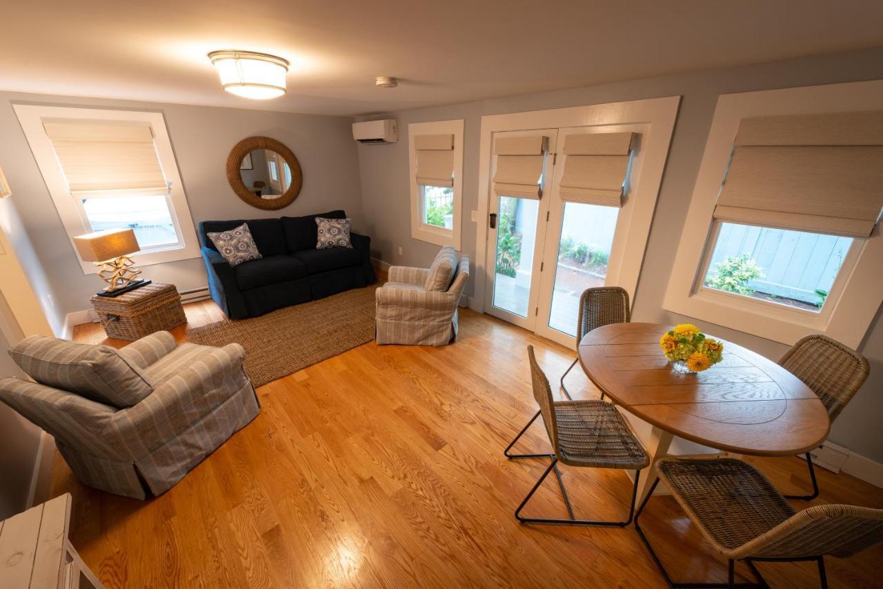 Bed & Breakfast Town & Tide Newport
