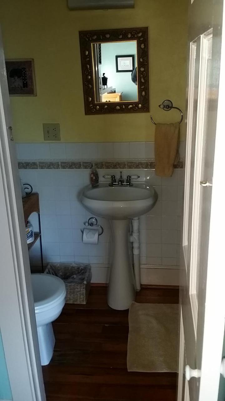 The Burbank Rose Bed & Breakfast 3*