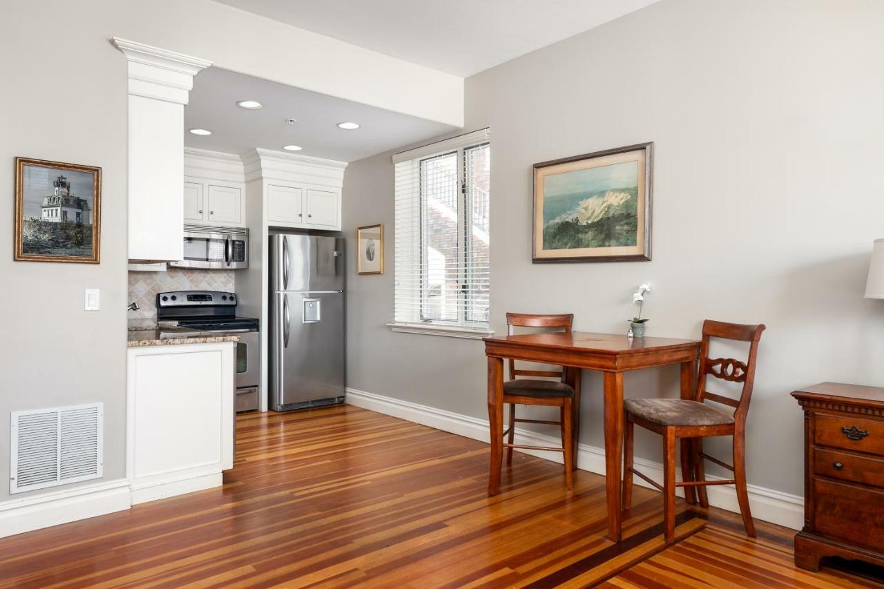 Pelham Court 3*