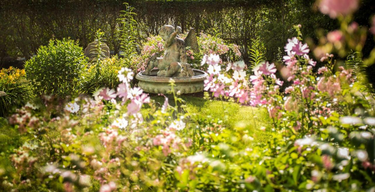 La Farge Perry House 3*