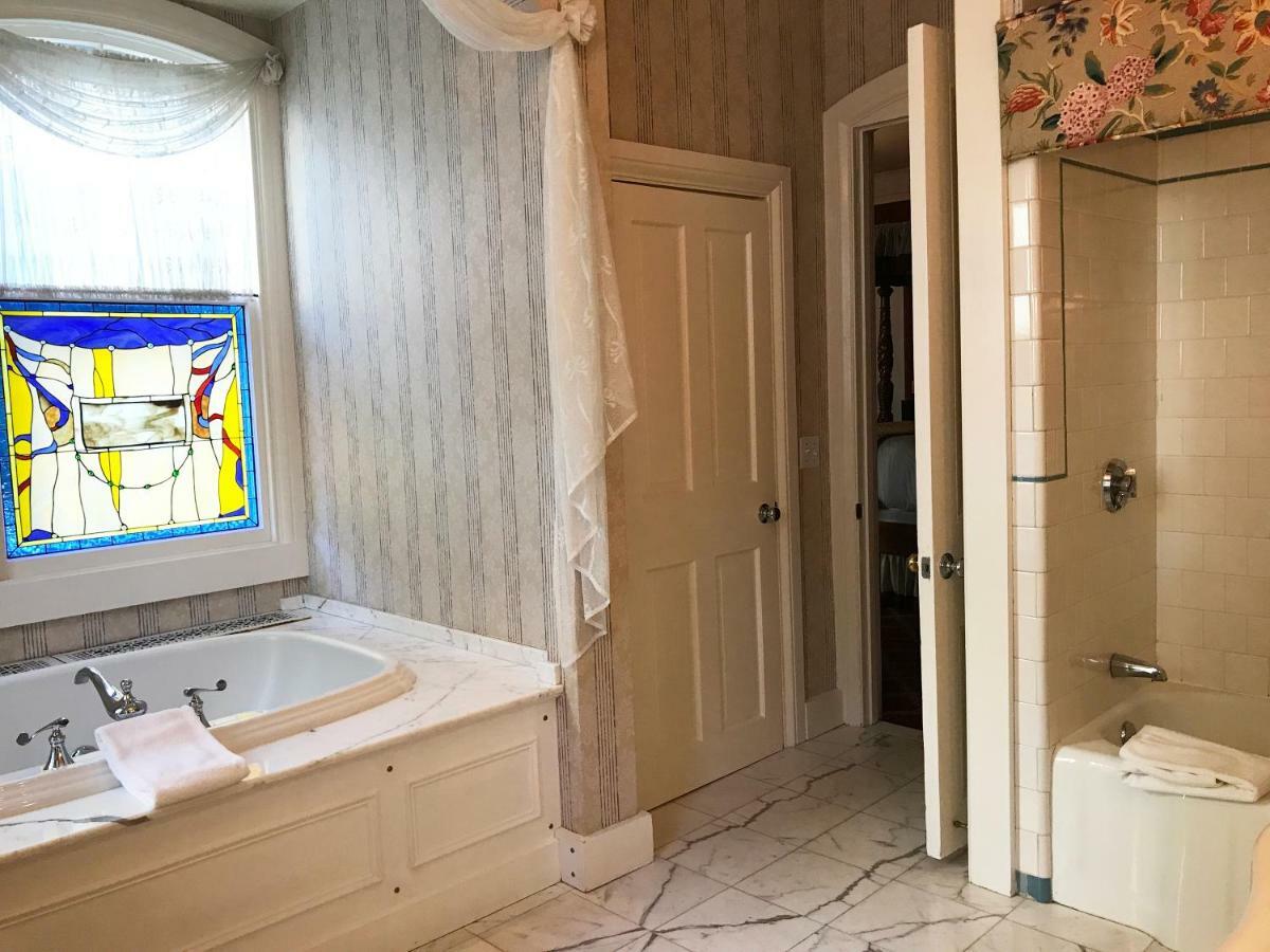 Bed & Breakfast La Farge Perry House 3*