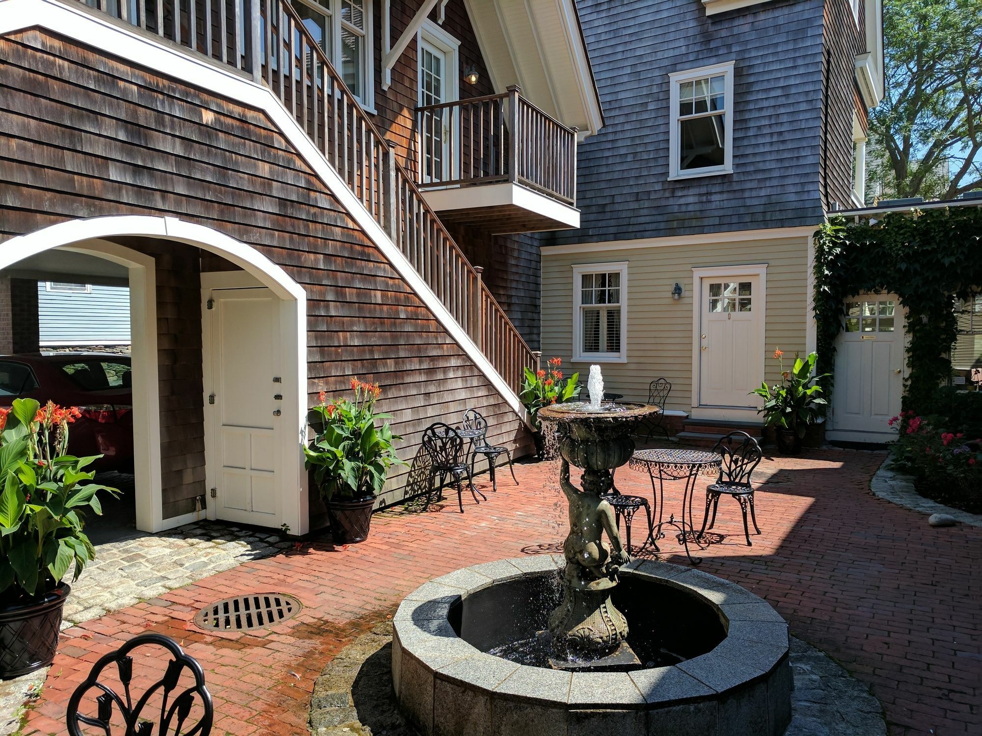 Pelham Court