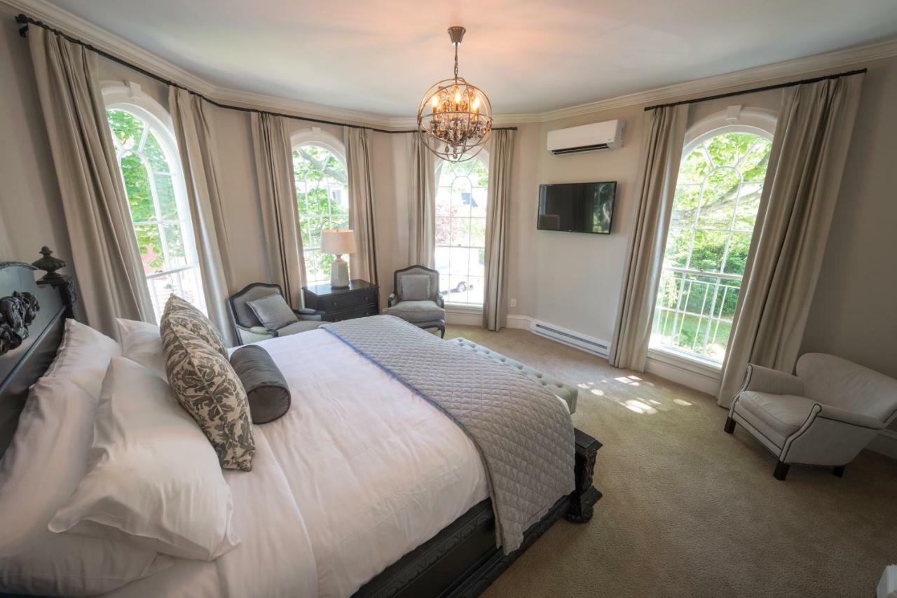 Serenity 4* Newport