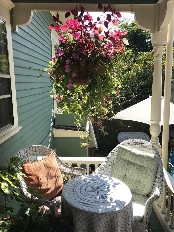Austin House Bed & Breakfast Newport