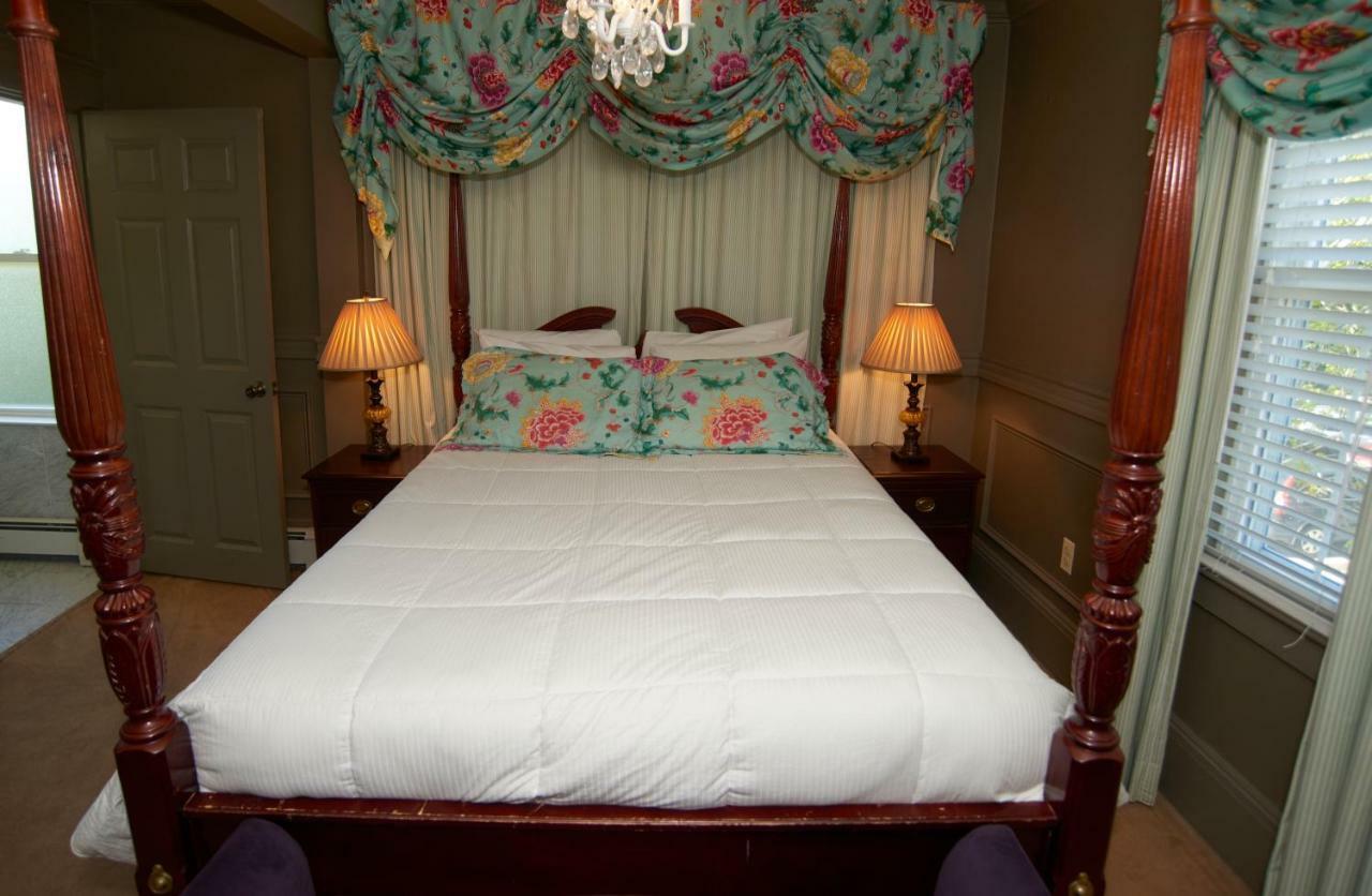 Bellevue Manor Newport
