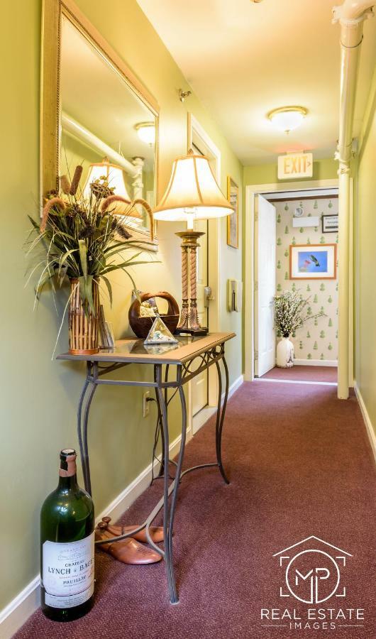 Inn Bouchard Restaurant & 4*