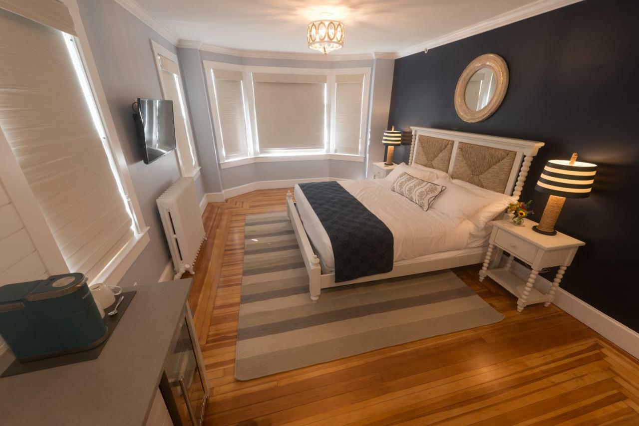 Paws On Pelham (adults Only) 3*