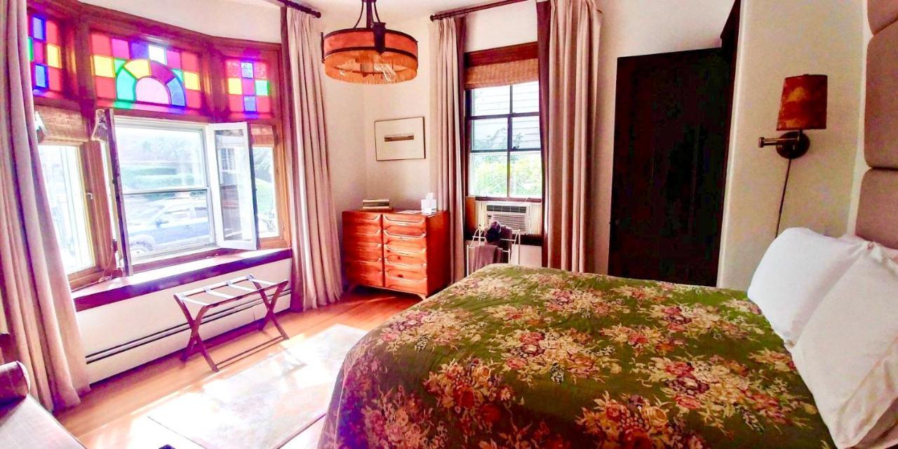 Bed & Breakfast Austin House Newport
