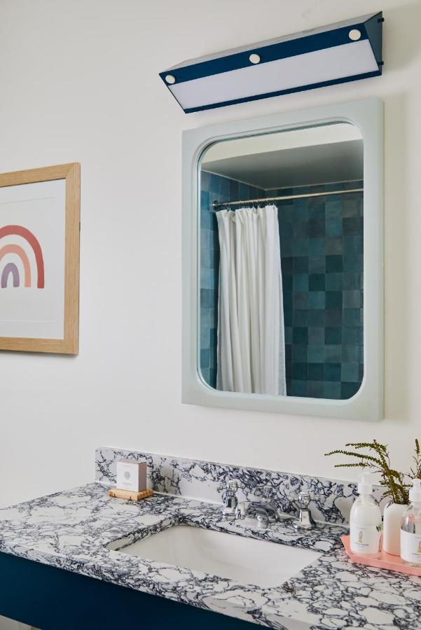 Wayfinder Hotel