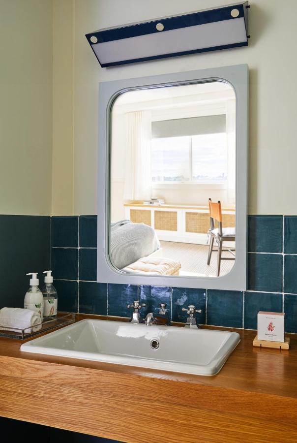 Wayfinder Hotel