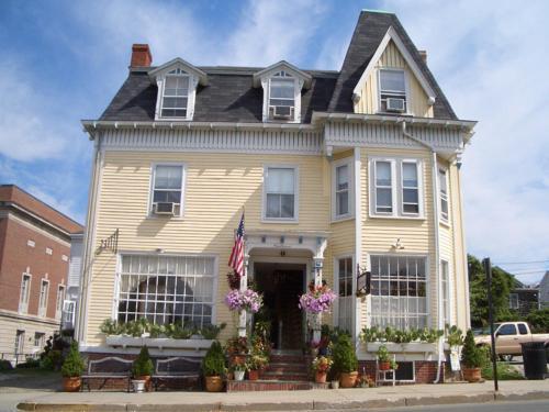 The Burbank Rose 3*