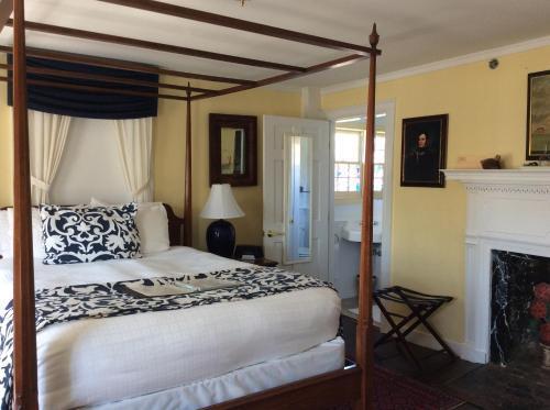 Samuel Durfee House 3*