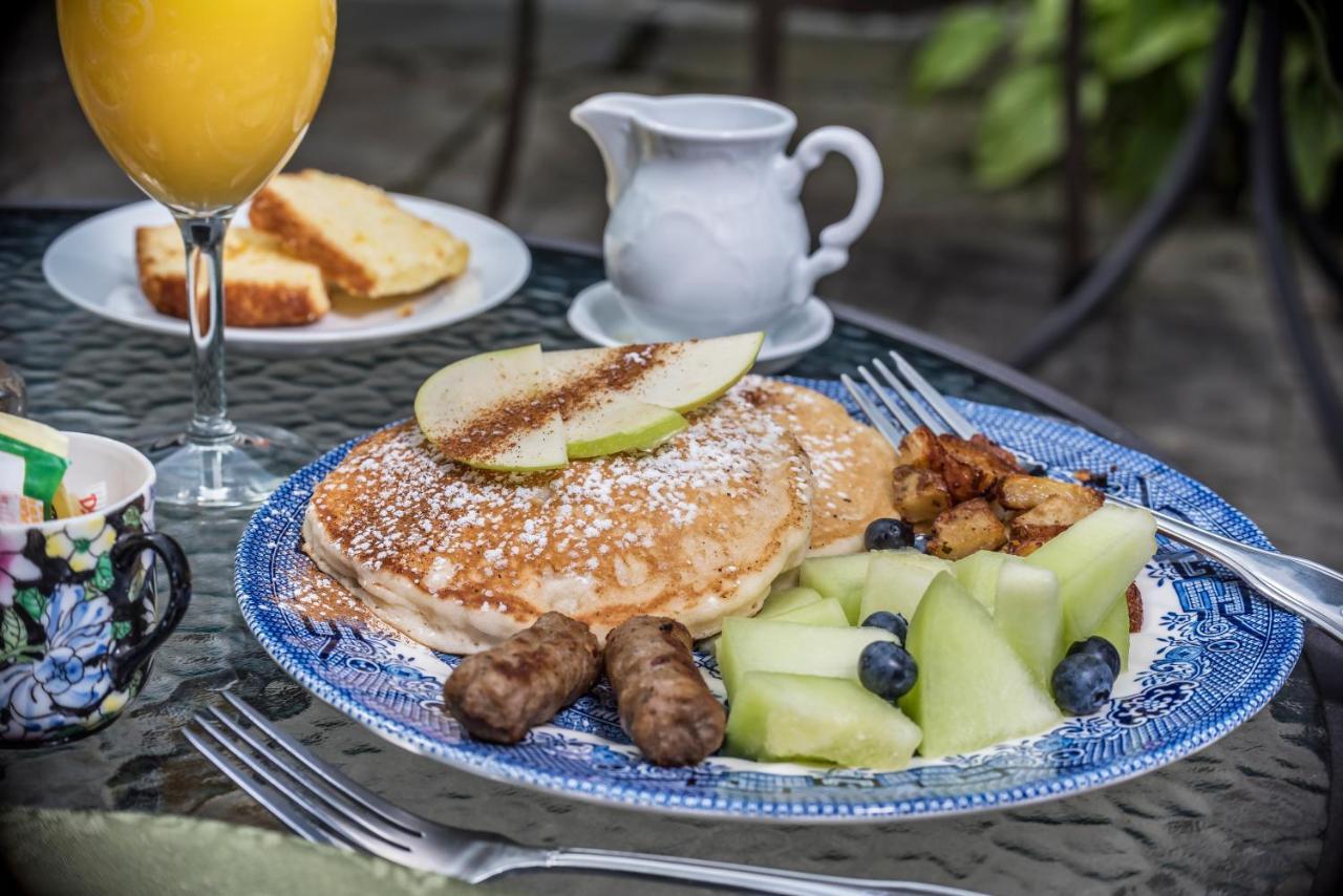 Samuel Durfee House Bed & Breakfast