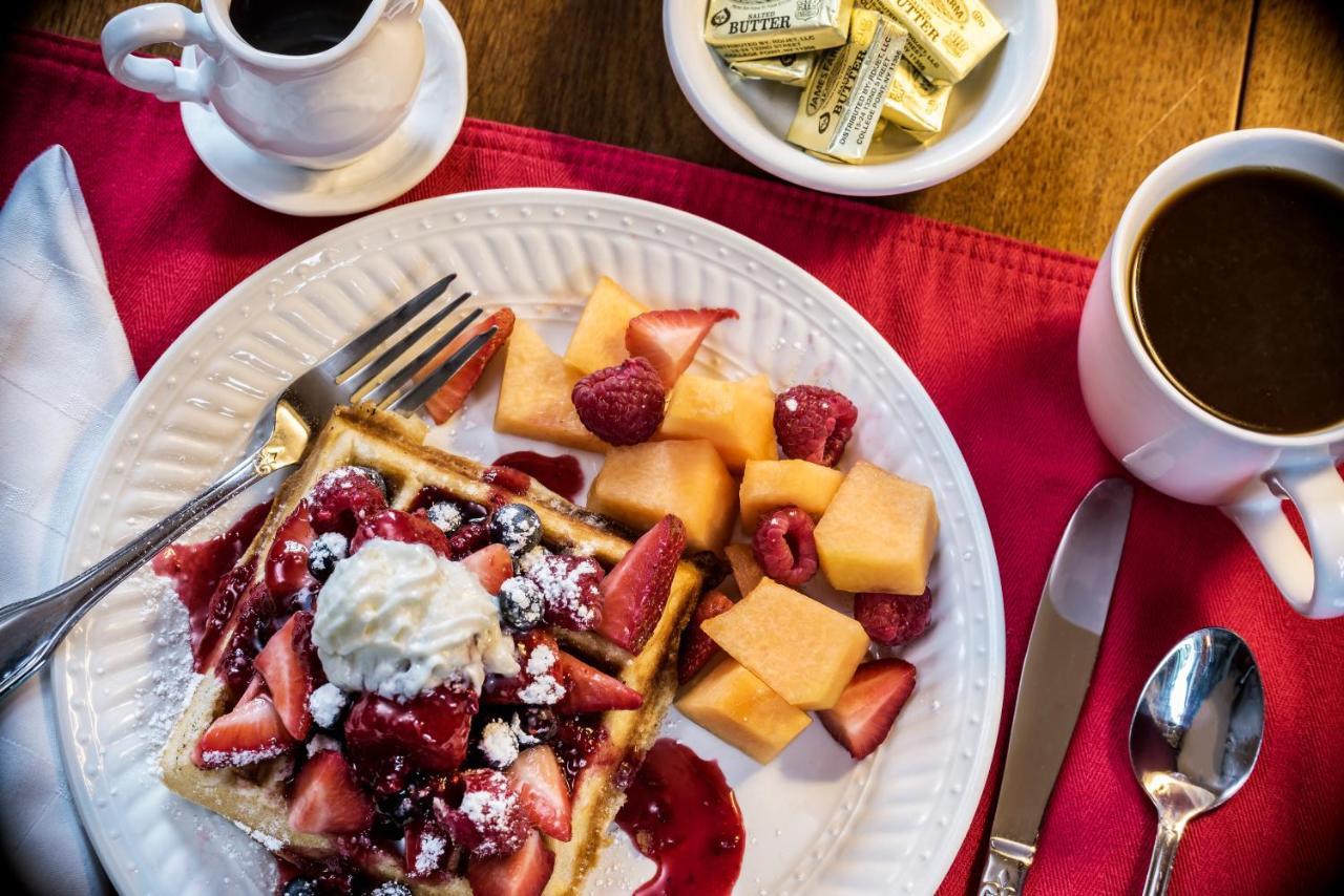 Samuel Durfee House Bed & Breakfast