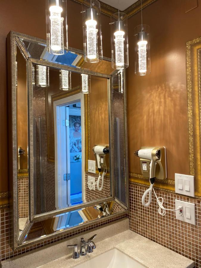 Admiral Weaver 4* Newport